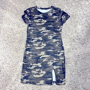 T-shirt dress with slit